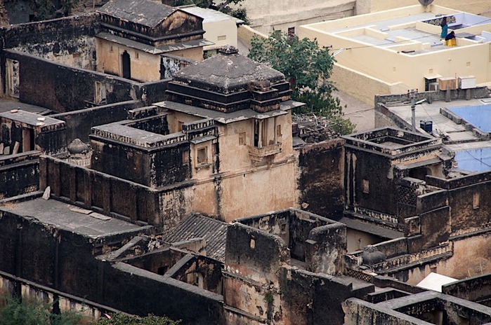 ruins outside Amber fort (700x464, 150Kb)