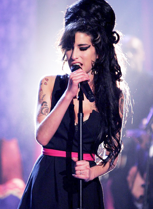 2961354_76404786_1769978_amywinehouse10 (500x683, 307Kb)