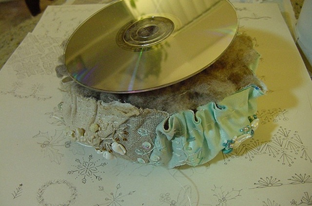 МК Игольница из старых CD дисков