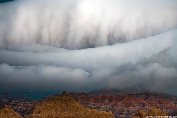 Badlands Fog Storm (700x466, 51Kb)