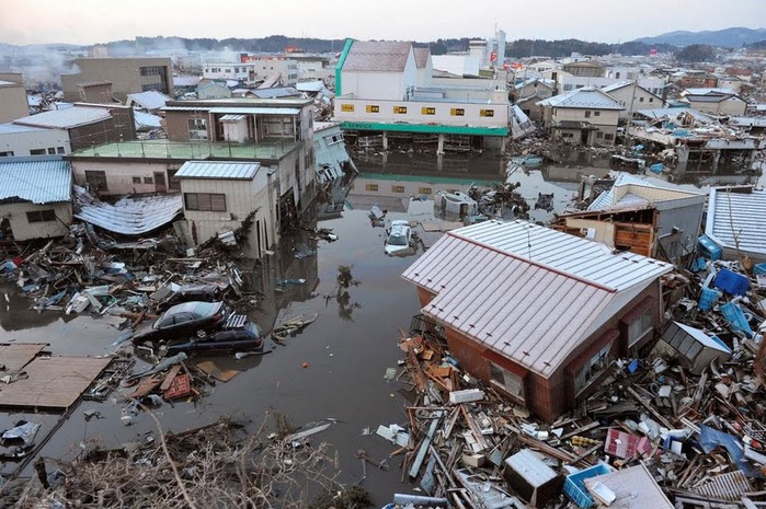 На что похож Апокалипсис - землетрясение и цунами в японии 29348