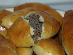 pirozhki-s-pechenkoi-790216 (300x225, 45Kb)
