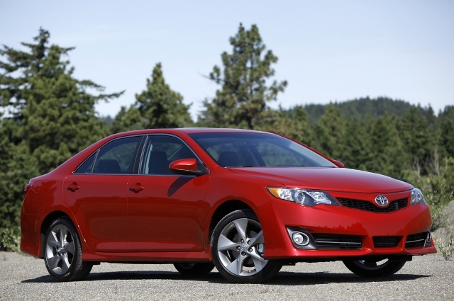 3655449_012012toyotacamrysefd (640x425, 179Kb)