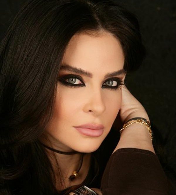 mulheres-arabes-mais-sensuais-de-2010-031 (600x664, 43Kb)