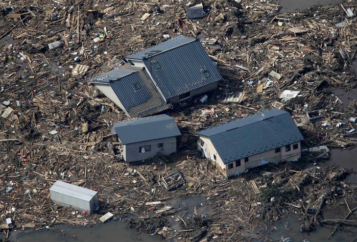 На что похож Апокалипсис - землетрясение и цунами в японии 45763