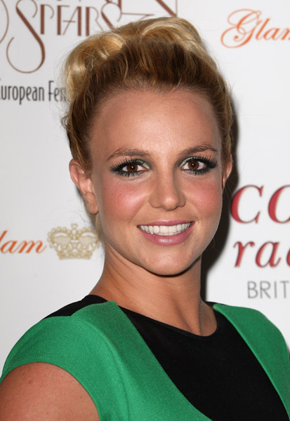Britney-Spears-attends-her-UK-Tour-Launch-Party-4 (413x600, 81Kb)