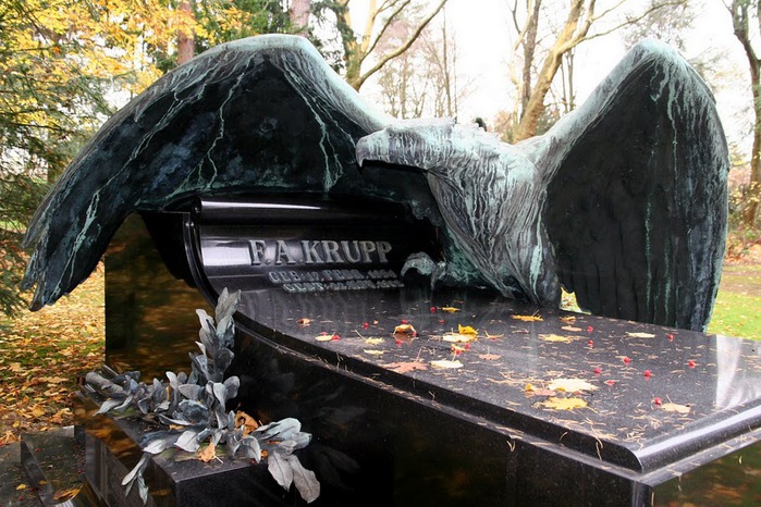 Grabmal von Friedrich Alfred Krupp auf dem Friedhof Essen-Bredeney (700x466, 150Kb)