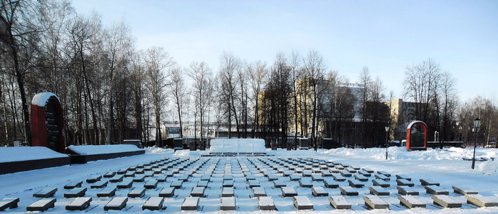 Military_memorial_cemetery_in_Yaroslavl_01 (700x301, 286Kb)