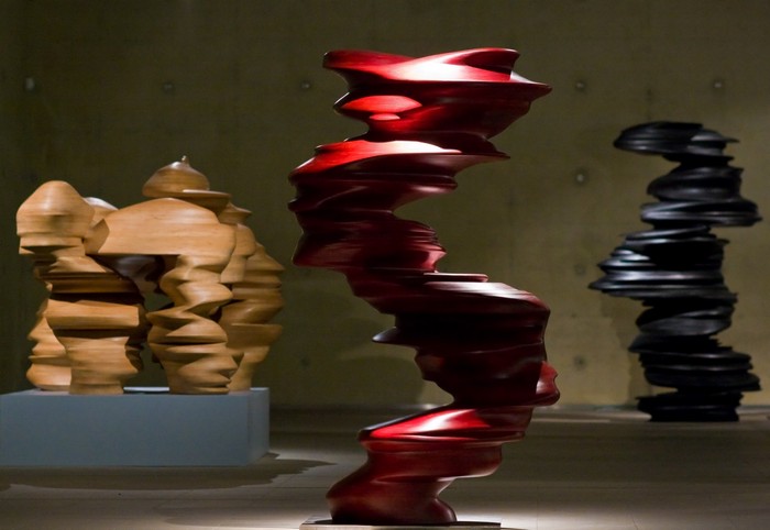 Тони Крэг, Tony Cragg - автор скульптур из урбанистических материалов