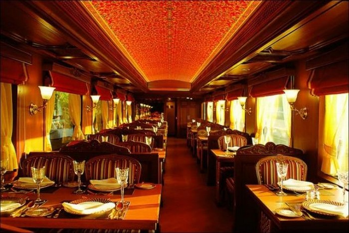 Экскурсионный индийский поезд Индийский Махараджа