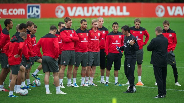 111004-009-Wales-Training[1] (700x391, 89Kb)
