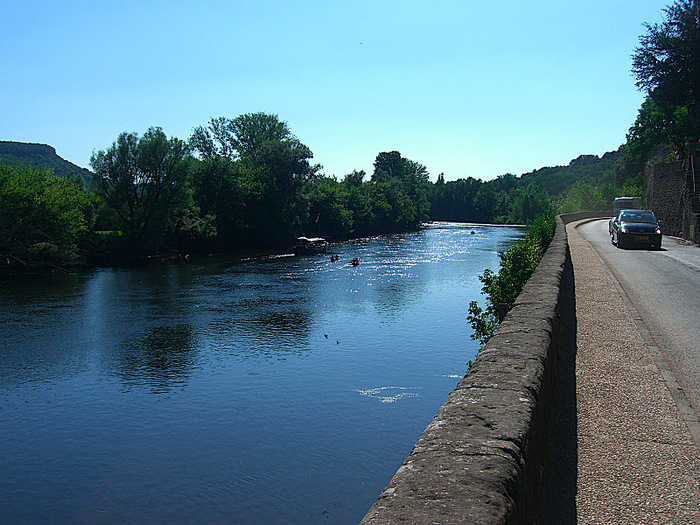 Dordogne river in Beynac. (700x525, 194Kb)