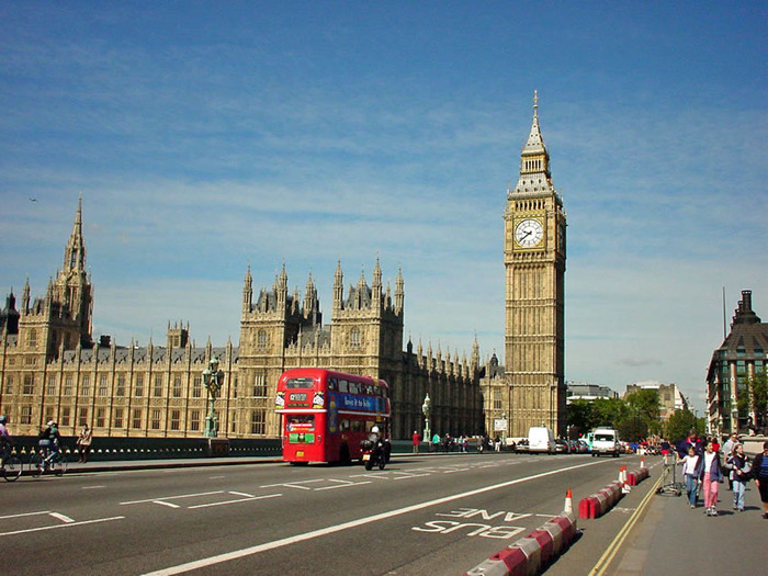 2975538_london_parliament_building (700x525, 141Kb)