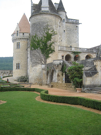 замок в Миланде (Chateau des Milandes). 97743