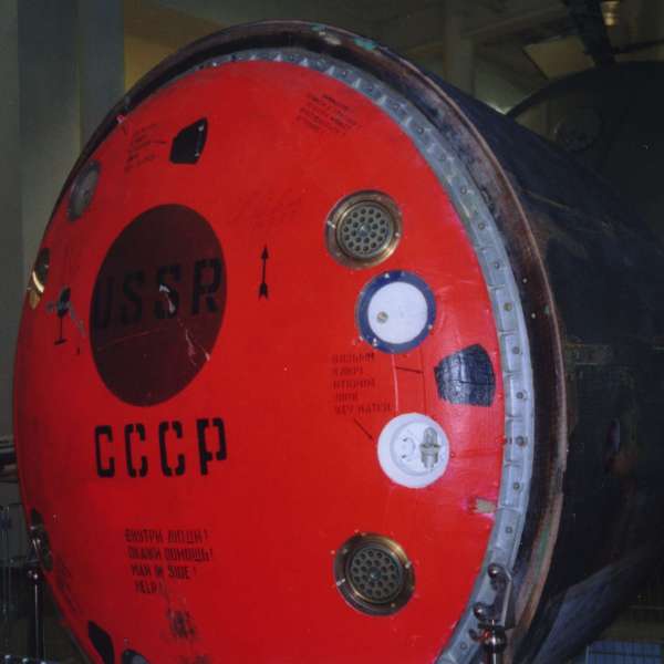 79082284_Soyuz_29_landing_capsule.jpg