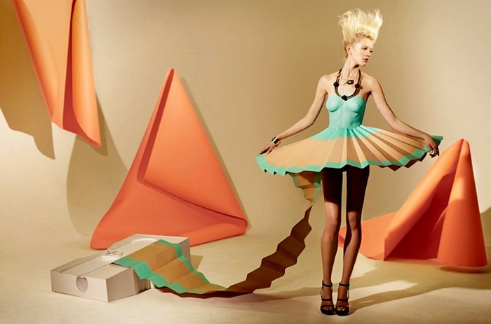 Matthew_Brodie_paper_dresses_1 (700x463, 56Kb)