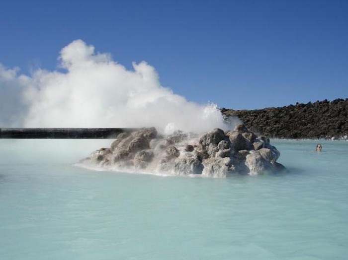 Голубая лагуна - термальный курорт в Исландии