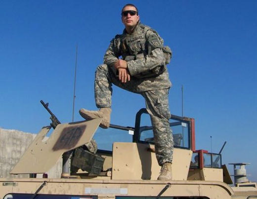 Щенок погибшего солдата по имени Герой приехал из Ирака в США
