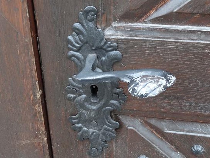 Пражская дверная ручка - настоящее произведение искусства