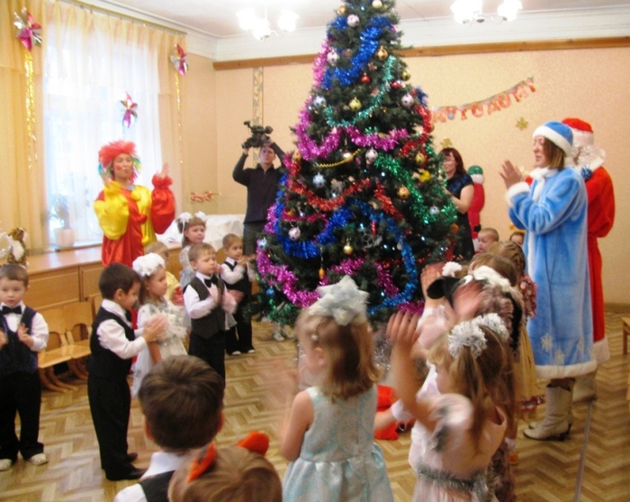 Праздник новый год в дет саду Праздник новый год в дет саду