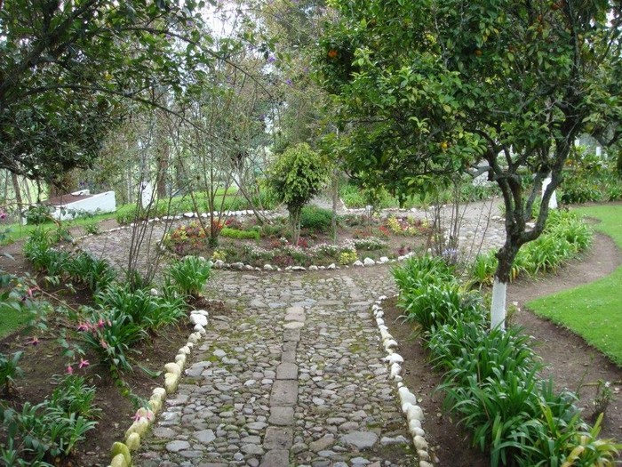 Элегантная простота - колониальный стиль сада