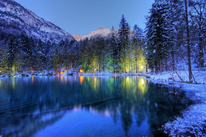 На холодно-синем стекле воды - Blausee 39704