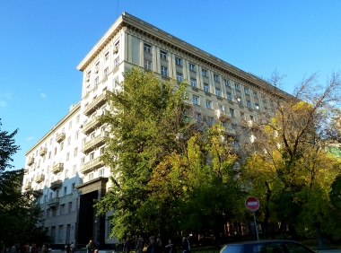 4514961_dom_gde_jil_Sokolov_v_Lavryshinskom (380x282, 79Kb)
