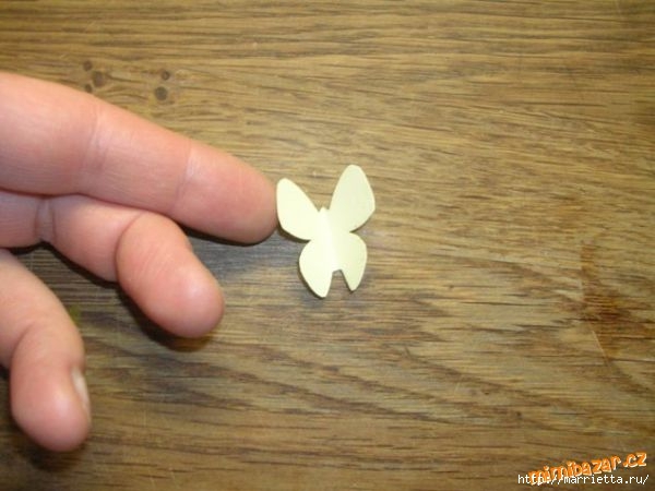 Панно с бабочками из бумаги (8) (600x450, 124Kb)