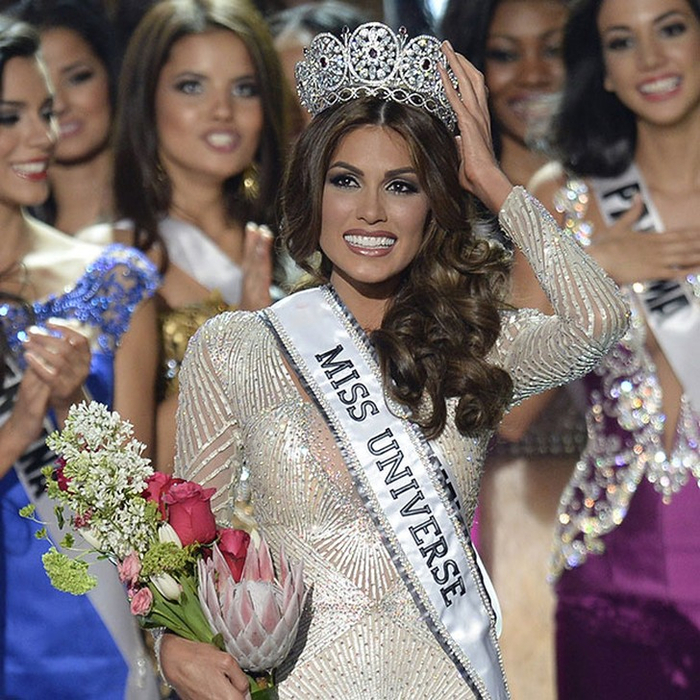 Габриэла Ислер, Венесуэла. «Мисс Вселенная — 2013». 25 лет, рост 181 см, параметры фигуры 90−60−90. (700x700, 552Kb)