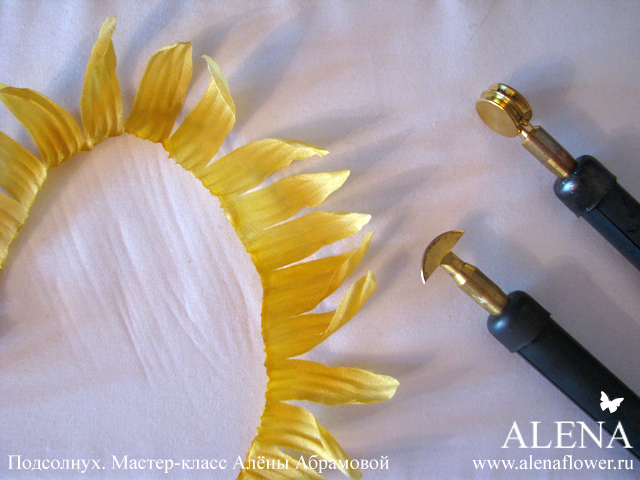 ПОДСОЛНУХ ИЗ АТЛАСНЫХ ЛЕНТ ♥ МАСТЕР-КЛАСС ♥ SUNFLOWER FROM SATIN RIBBON ♥ DIY