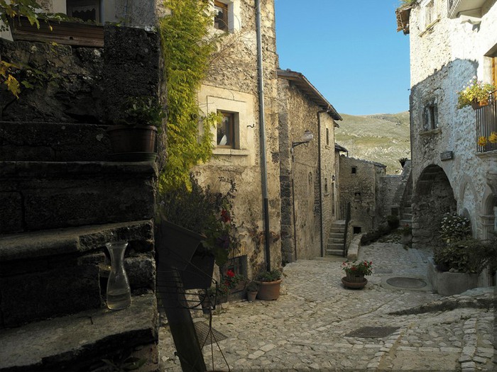 Итальянский эко-отель Albergo Diffuso Santo Stefano di Sessanio 50 (700x525, 124Kb)