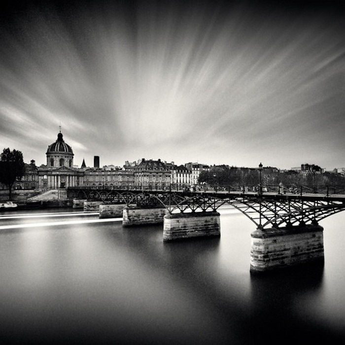 Черно-белые фото парижа Damien Vassart 20 (700x700, 99Kb)