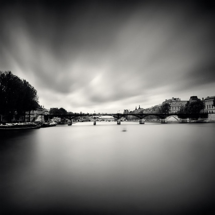 Черно-белые фото парижа Damien Vassart 22 (700x700, 49Kb)