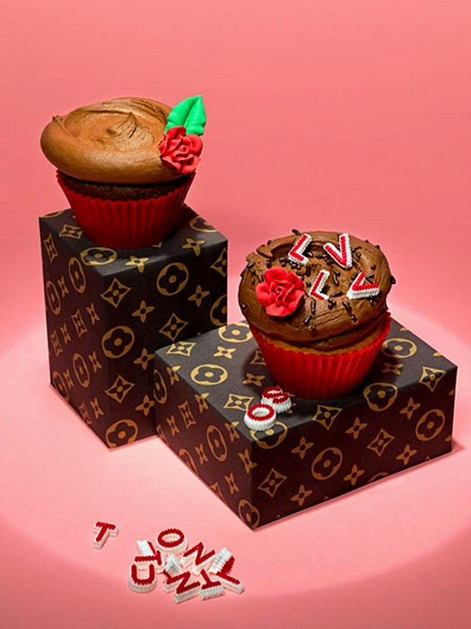 4121583_Fashion_Brands_Cupcakes_3 (525x700, 93Kb)