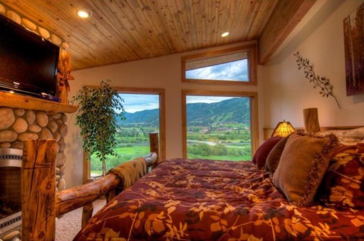 4278666_loghomebedroomwithcustombedsdesignincoloradounitedstates525x347 (525x347, 55Kb)