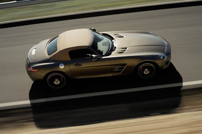 Самые красивые машины 2011 года по версии журнала Forbes Mercedes-Benz SLS AMG Roadster 2 (700x465, 54Kb)