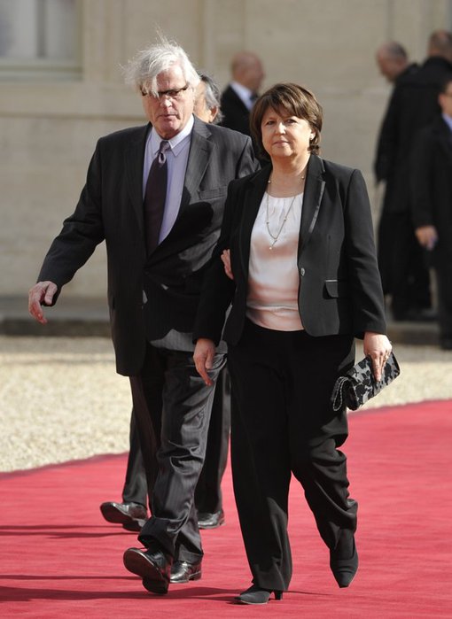 La première secrétaire du Parti socialiste Martine Aubry, accompagnée de son mari Jean-Louis Brochen (510x700, 51Kb)