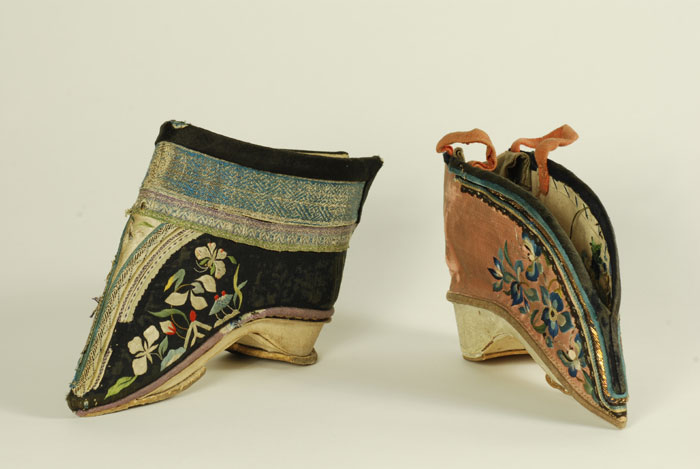 00303_and_00304_Chinese_Shoes (700x469, 49Kb)