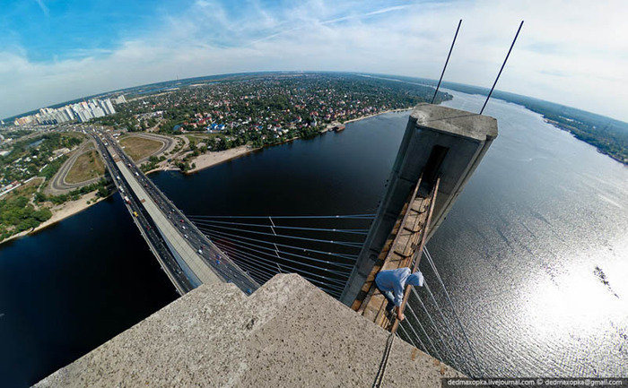 10. South Bridge, Kiev, Ukraine (700x433, 122Kb)