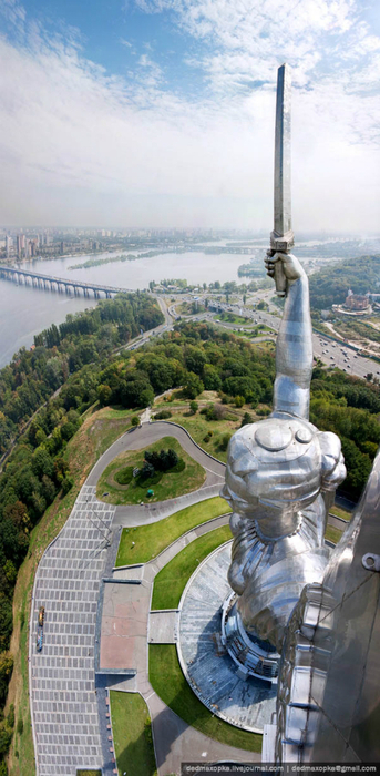 12. Motherland Monument, Kiev, Ukraine (343x700, 317Kb)