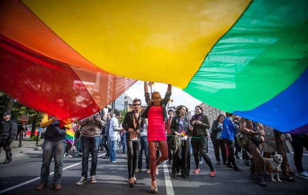 Гей-парад в Варшаве (gay pride parade in Warsaw), Польша, 02 июня 2012 года/2270477_2_1_ (610x386, 67Kb)