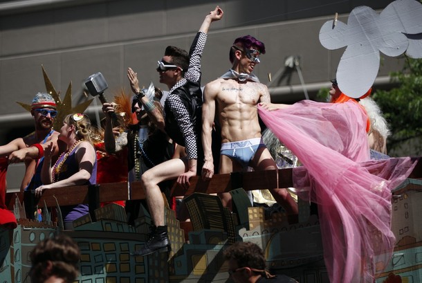 Гей-парад в Солт-Лейк-Сити (gay pride parade in Salt Lake City), штат Юта , 03 июня 2012 года.