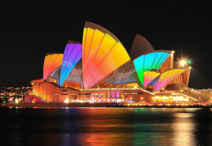 Красочный фестиваль света 2012 в Сиднее 1 (700x481, 91Kb)