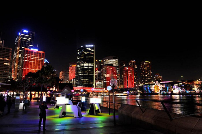 Красочный фестиваль света 2012 в Сиднее 23 (700x464, 80Kb)
