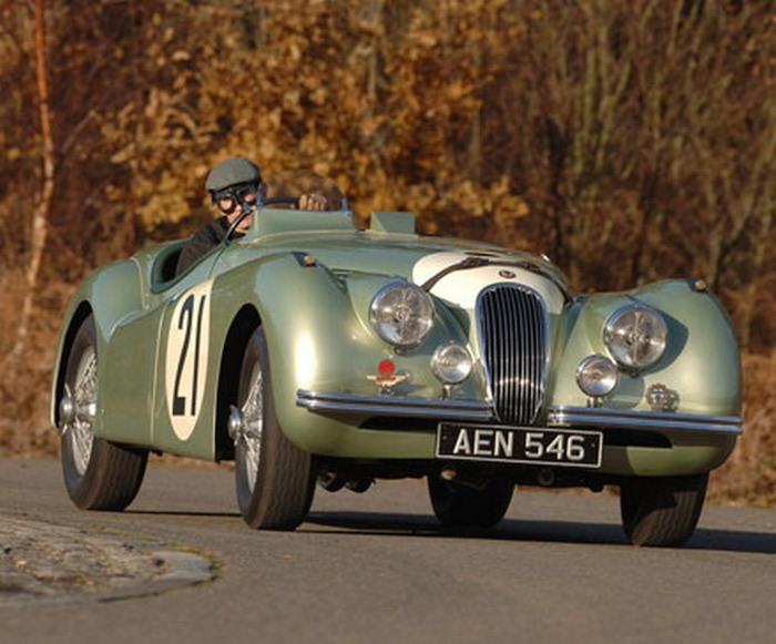 Jaguar XK120 - самая красивая машина 50-х годов 19-го века 16 (700x581, 92Kb)