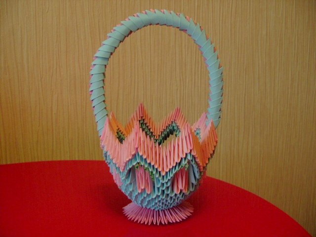 Корзина с модульного оригами Корзина с модульного оригами