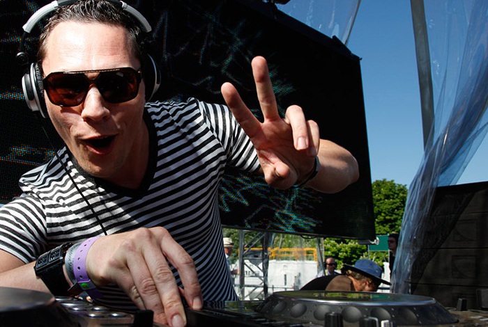 3810115_tiesto (700x470, 127Kb)