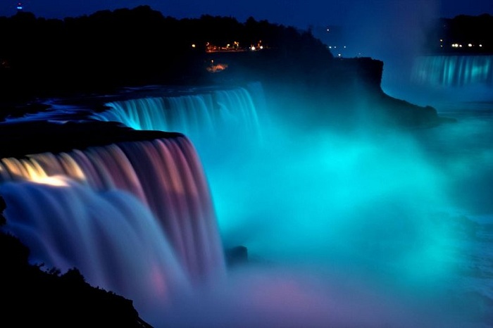 3925073_niagarafallslights1_1_ (700x466, 53Kb)