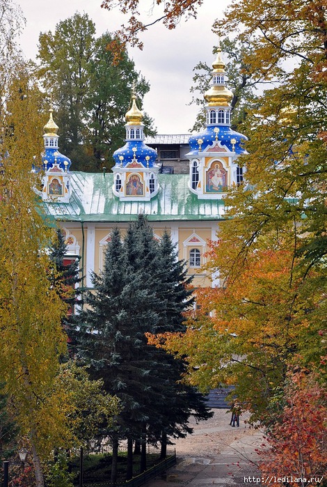 Псково-Печерский монастырь14 (470x700, 395Kb)