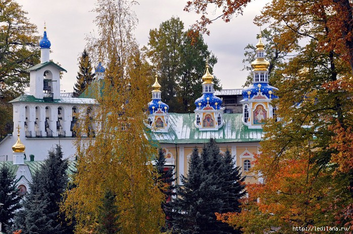 Псково-Печерский монастырь48 (700x464, 346Kb)